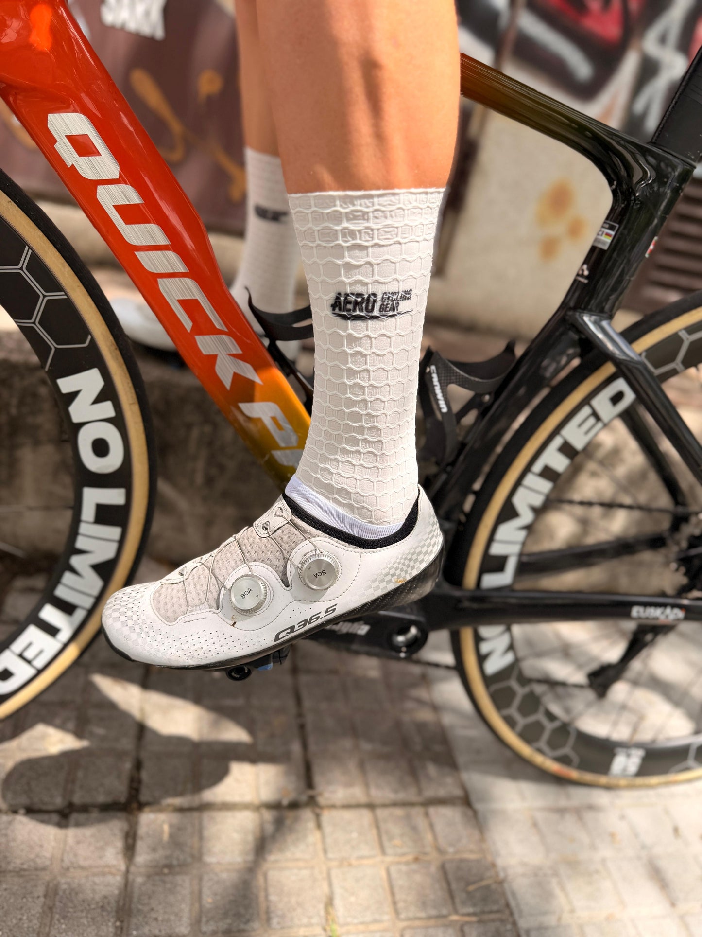Aero Sock V5 - HEXAFLOW - Off White